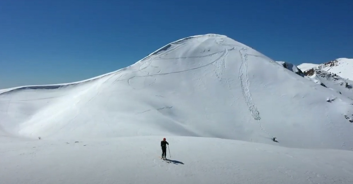 Υπέροχα πλάνα από ορειβατικό σκι στο Παναιτωλικό όρος (video)