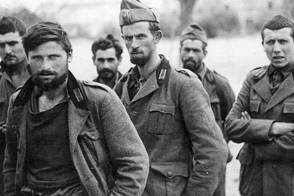 Η παράδοση της Ιταλικής Φρουράς της γέφυρας του Αχελώου το 1943