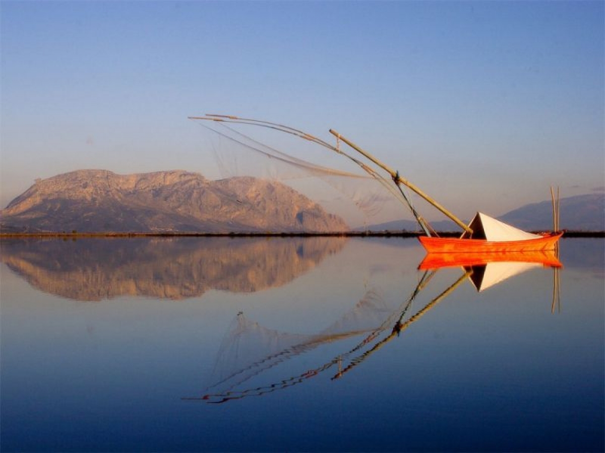 Καλοκαίρι στο Μεσολόγγι: Η αύρα μιας «ιερής» πόλης και η αρμύρα της λιμνοθάλασσας (www.lifo.gr)