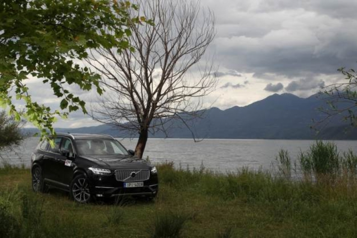Με Volvo XC90 D5 AWD στη λίμνη Τριχωνίδα (www.4troxoi.gr)