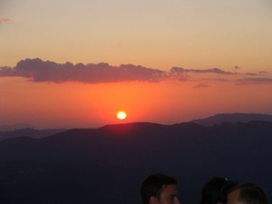 Ηλιοβασιλέματα από 17 περιοχές των Παρακαμπυλίων