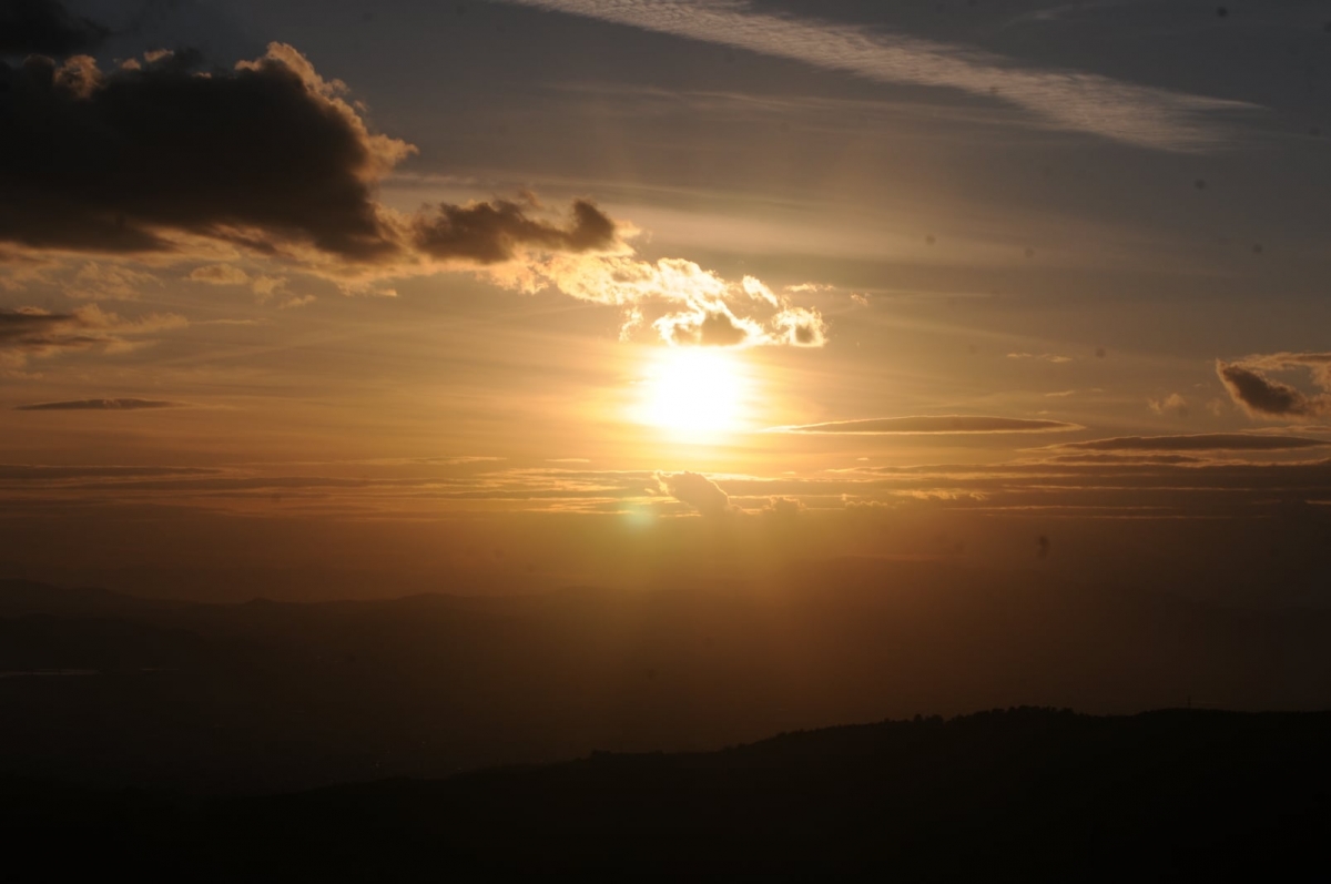 Το σημερινό μαγικό ηλιοβασίλεμα από το ύψωμα του Βλοχού (φωτο &amp; video)