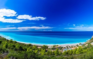 Σε αυτή την παραλία θα θέλεις να… καθίσεις για πάντα