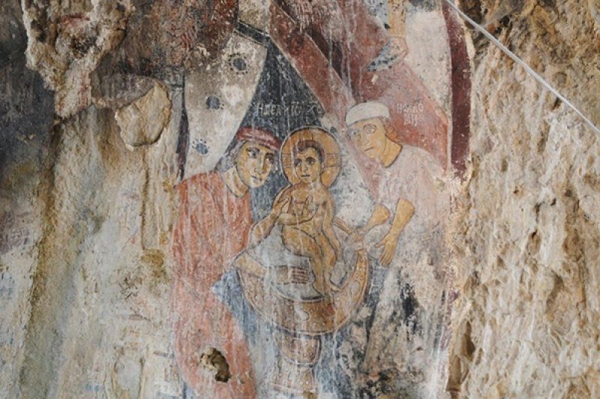 Ο Άγιος Νικόλαος ο Κρεμαστός και οι βραχογραφίες του 9ου αιώνα!