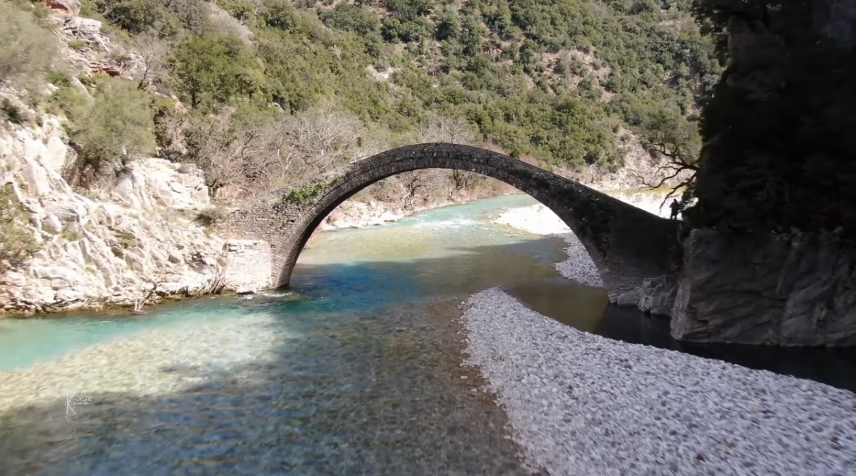 Βίντεο με drone στο γεφύρι της Αρτοτίβας