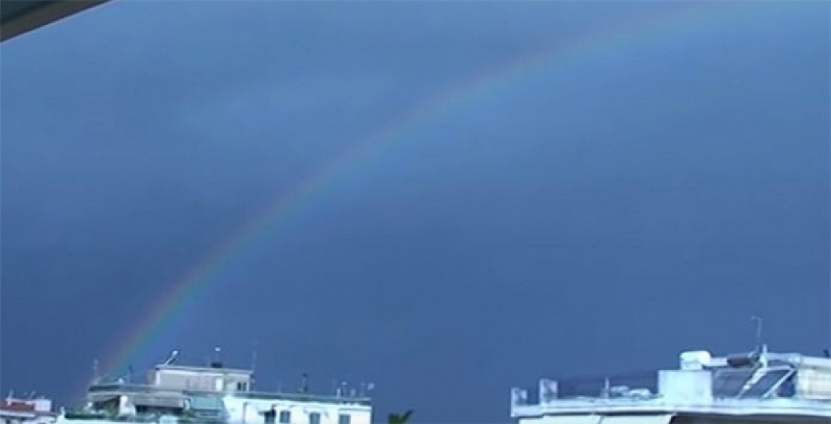 Το τεράστιο ουράνιο τόξο που «σκέπασε» χθες το Αγρίνιο (VIDEO)