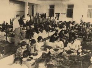 Η ξεχασμένη επεισοδιακή Πρωτομαγιά του 1930 στο Αγρίνιο. Η διαδήλωση και η πορεία καπνεργατών.