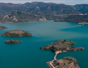 Τα ηρωικά χωριά του Βάλτου που χάθηκαν στα νερά της τεχνητής λίμνης Καστρακίου