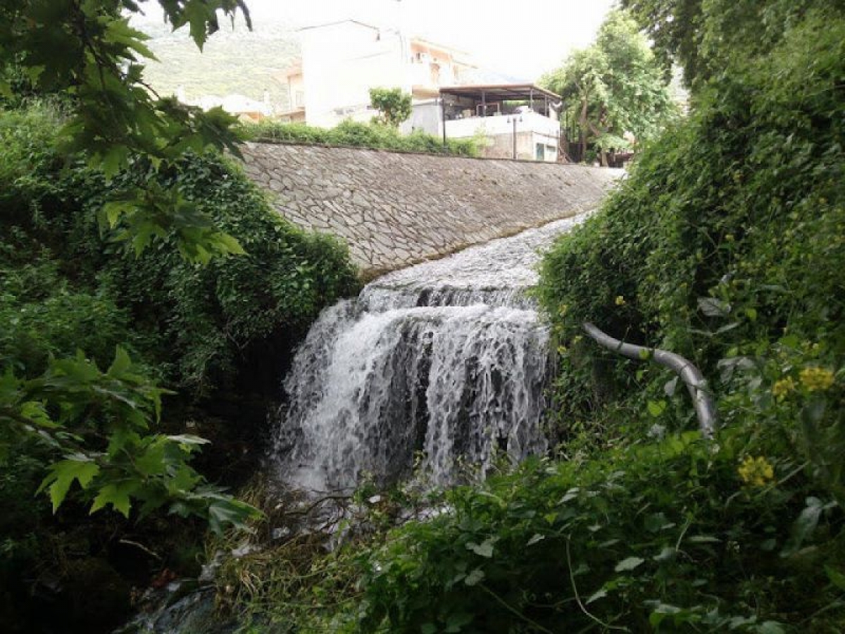 Μοναστηράκι Βόνιτσας: Το γραφικό χωριό που χαρακτηρίζεται από τα πολλά νερά
