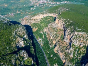 Φαράγγι Κλεισούρας (Αγία Ελεούσα) από ψηλά ημέρα και νύχτα (φωτο)