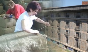 Οι καπναποθήκες Αγρινίου και οι καπνεργάτριες στη μεταποίηση του καπνού