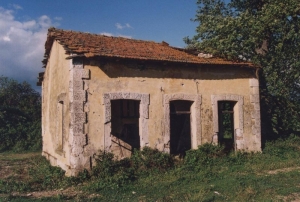 Οι σταθμοί του τραίνου Καλυβίων και Δοκιμίου πριν χαθούν…