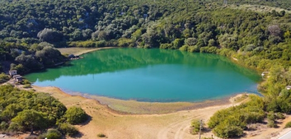 Βόνιτσα: Η όμορφη λίμνη στα Λειβαδάκια (Βίντεο)