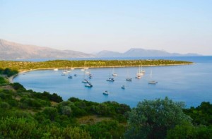 Ακτές της Αιτωλοακαρνανίας: Βαρκό, ένα ήρεμο απάγκιο του Ιονίου