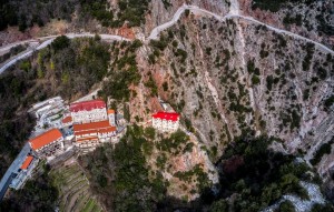 Ευρυτανία: «Το σπίτι της Παναγιάς» που κόβει την ανάσα