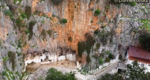 Παναγιά του Βάλτου μέσα σε σπηλιά στο Βαλτί Αστακού