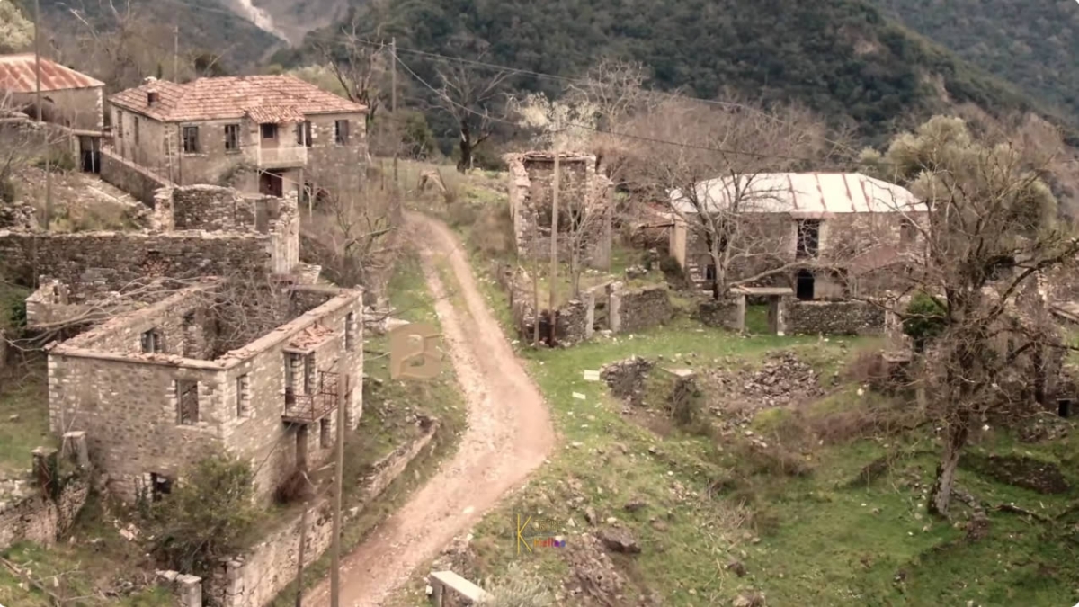 Βίνιανη στα Άγραφα, το γραφικό χωριό που έχει μείνει ανέγγιχτο 60 χρόνια μετά την έκτακτη εκκένωση του (βίντεο)