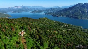 Χαραυγή: Ένα χωριό στολίδι, με θέα που κόβει την ανάσα στη λίμνη των Κρεμαστών (φωτο, video)
