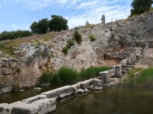 Η κρυμμένη ελληνική πόλη που τον βασιλιά της δεν έπρεπε να δει ποτέ ο ήλιος (www.reader.gr)