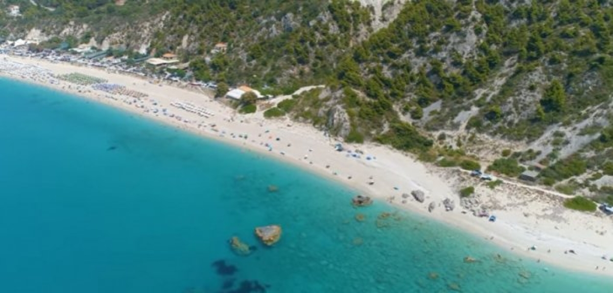 Λευκάδα – Παραλία Κάθισμα: Η «μικρή Ίμπιζα» της Ελλάδος (εκπληκτικό video)